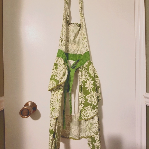 Green & White/Cream Floral Kitchen Apron - Picture 4 of 5